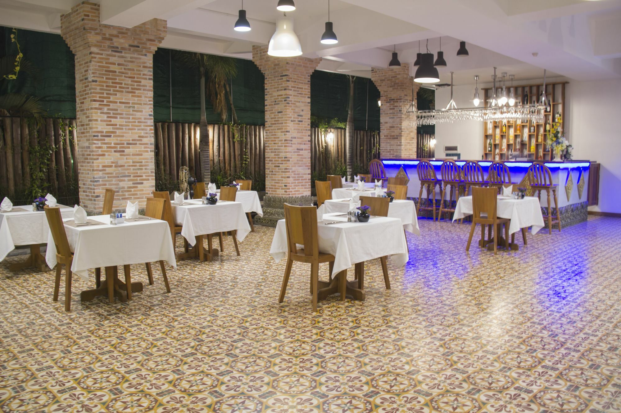 Cambana Hotel
